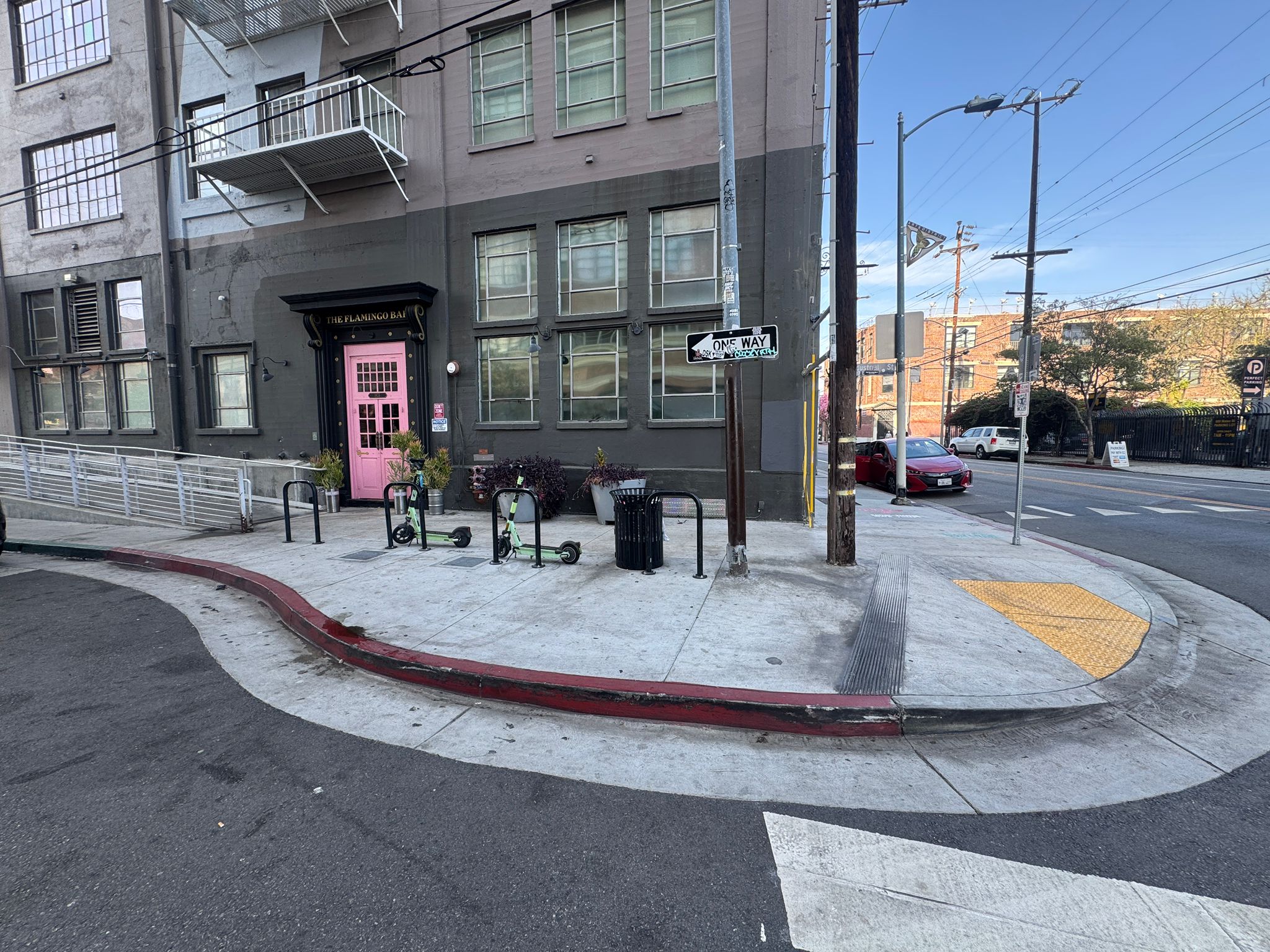 Stencil 16.3 Bar Flamingo Arts District